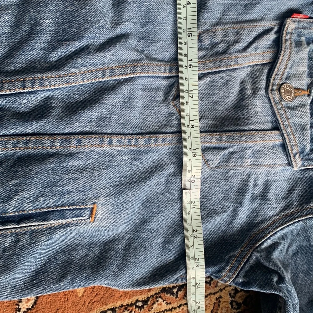 Vintage Levi’s jean jacket - Picture 7 of 7